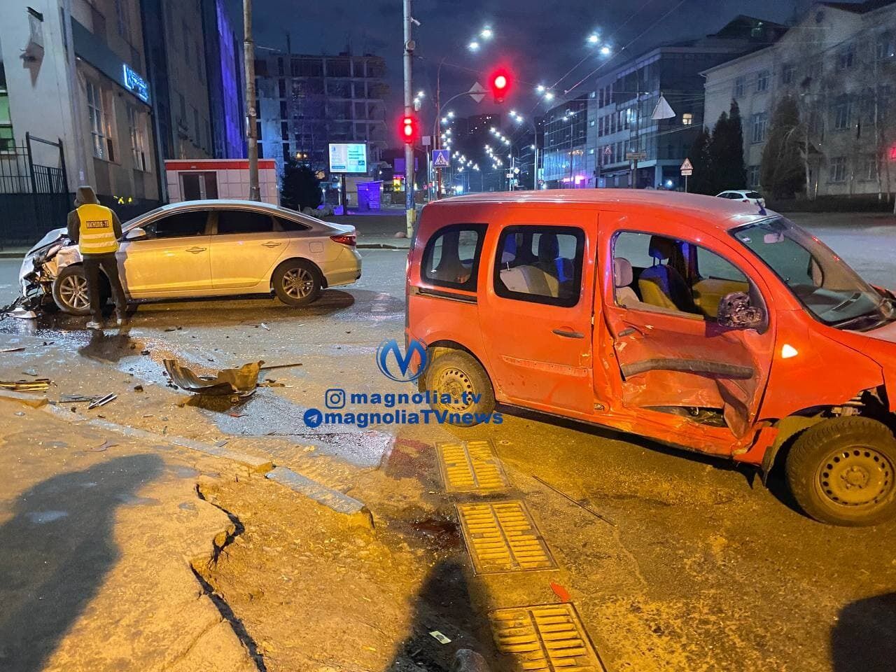 Один из водителей не уступил дорогу.