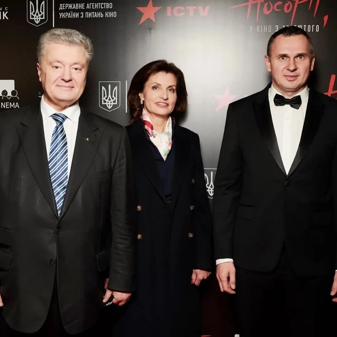 Петр Порошенко с супругой на премьере "Носорога".