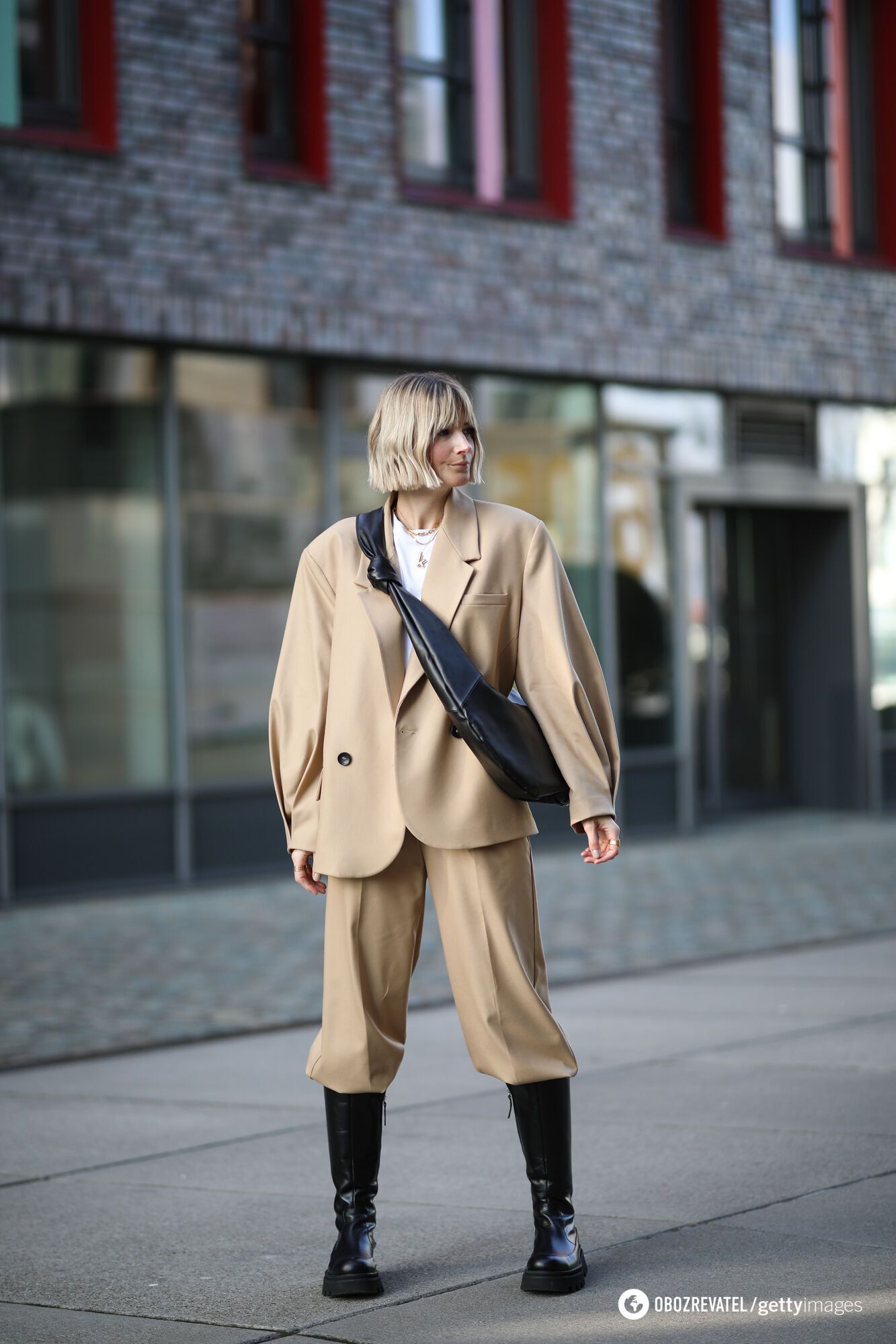 В этом году богатые девушки выбирают комфорт в свободных силуэтах.