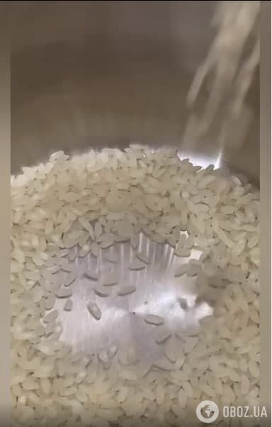 Перед приготуванням рис потрібно добре промити