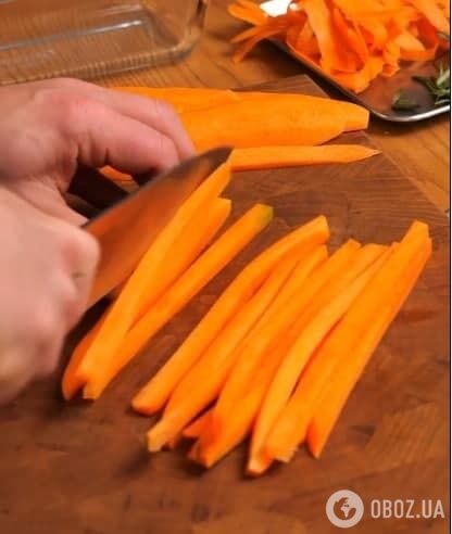 Нарізання моркви для страви