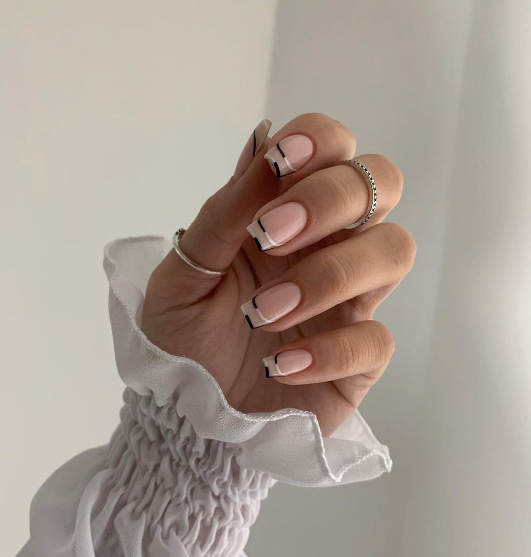 У цьому сезоні з'явився новий хіт – подвійний французький манікюр