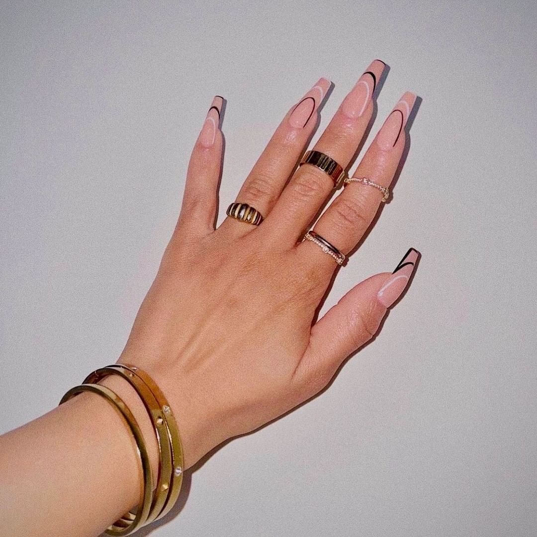 Подвійний французький манікюр став хітом сезону