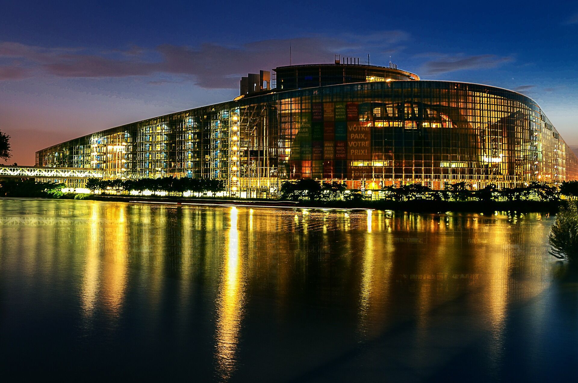 В Страсбурге находится резиденция Совета Европы.