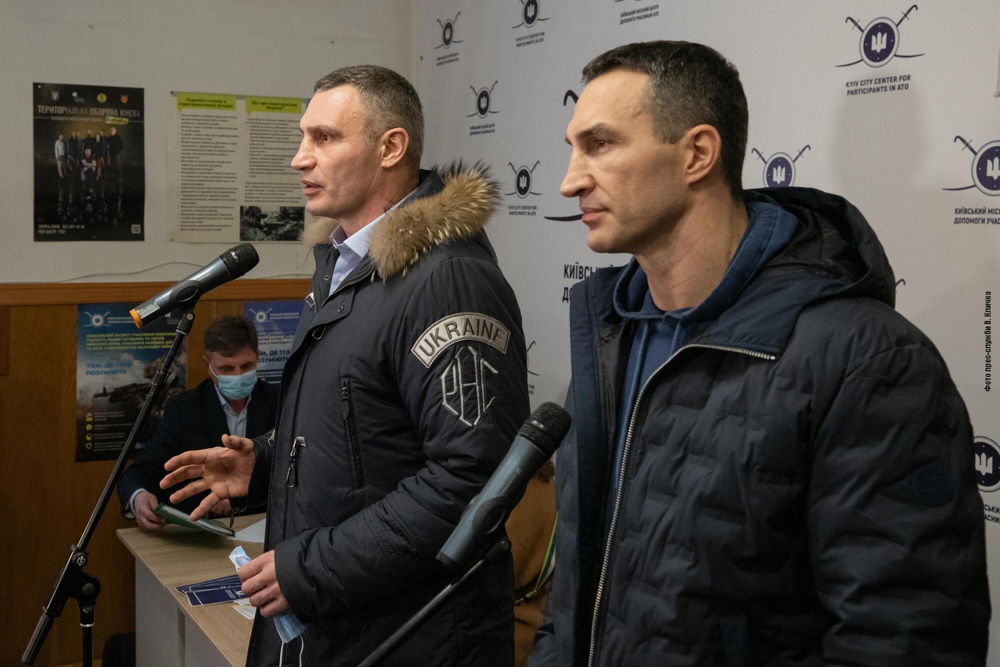 Брат мера Києва Володимир Кличко приєднався до тероборони міста. Фото та відео