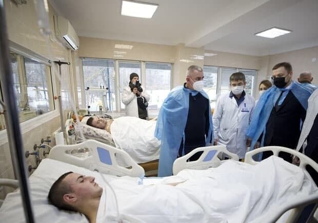 Глава МВД навестил Намесника и его товарищей в больнице.