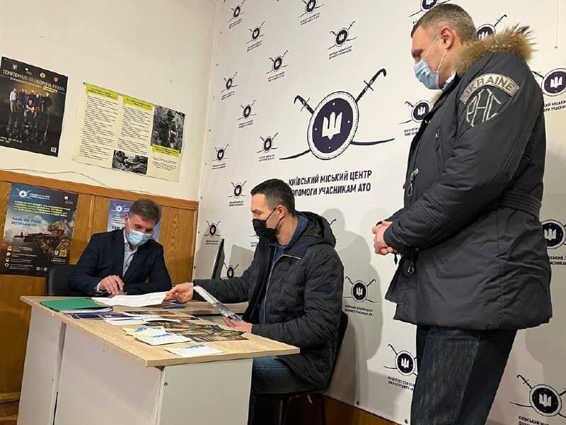 Брат мэра Киева Владимир Кличко присоединился к теробороне города. Фото и видео