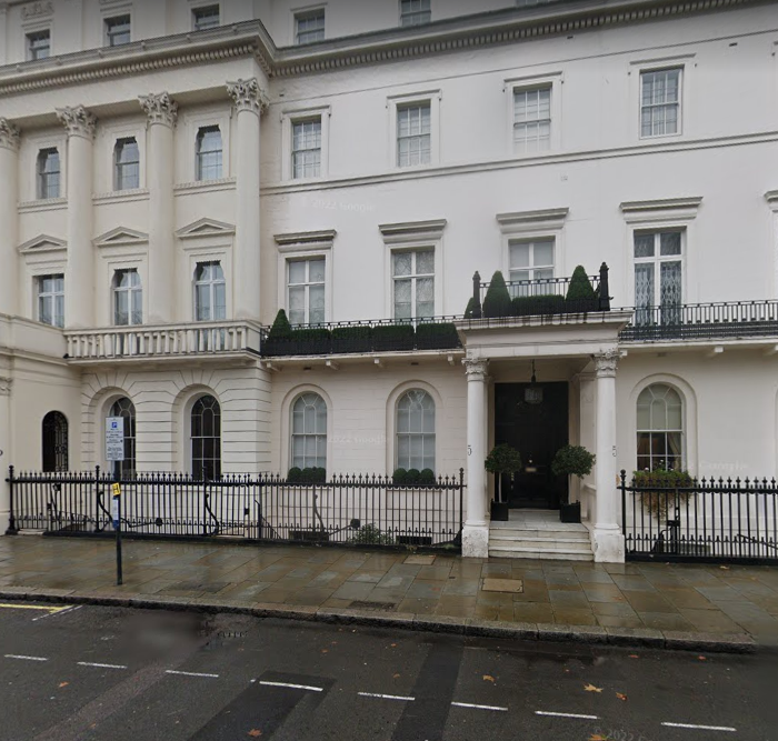 Белгрейв-сквер, где расположен дом Дерипаски.