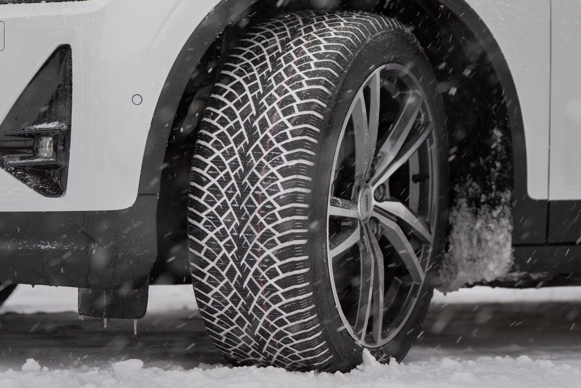 Зимняя шина Hakkapeliitta R5 предназначена для легковых автомобилей