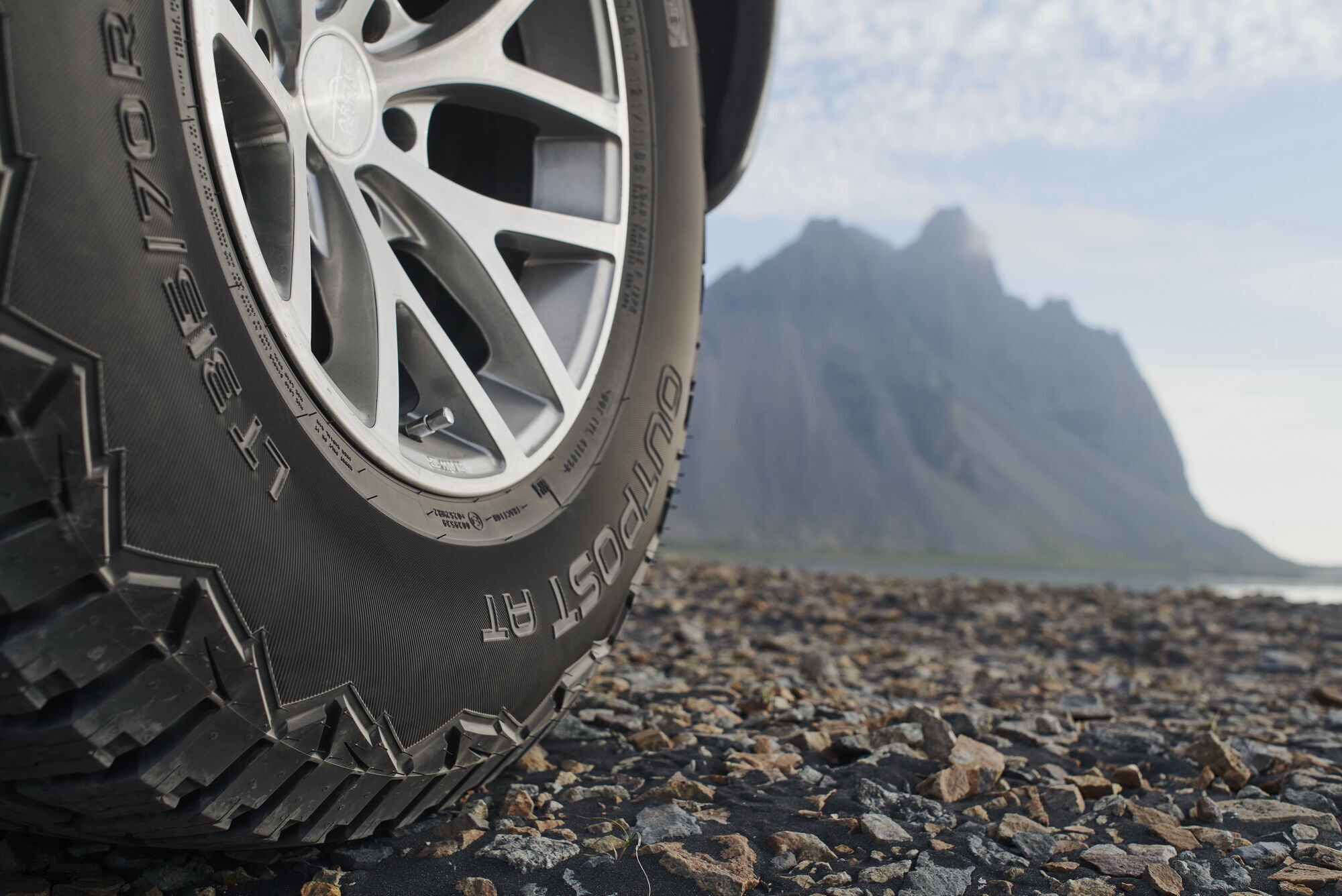 Летние шины Nokian Tyres Outpost AT предназначены для внедорожников, кроссоверов и легких грузовиков