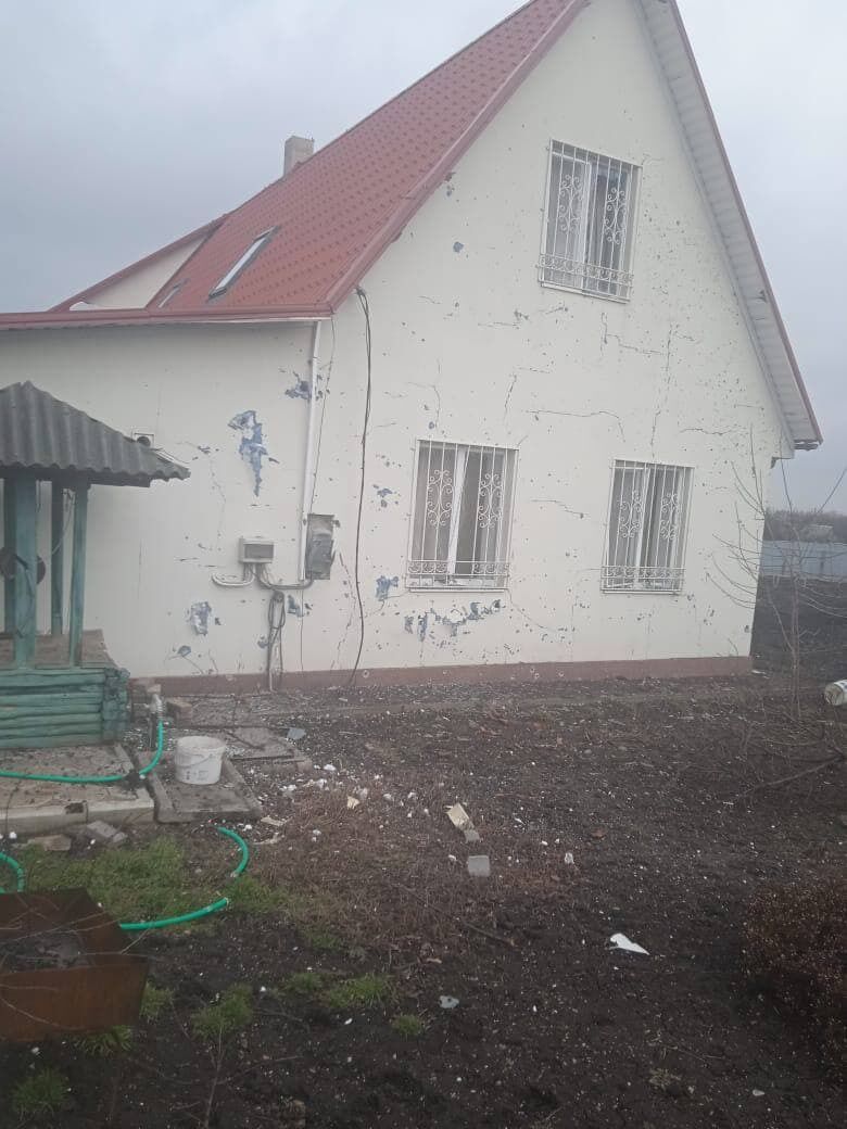 В Новогнатовке в результате обстрелов поврежден фасад частного дома