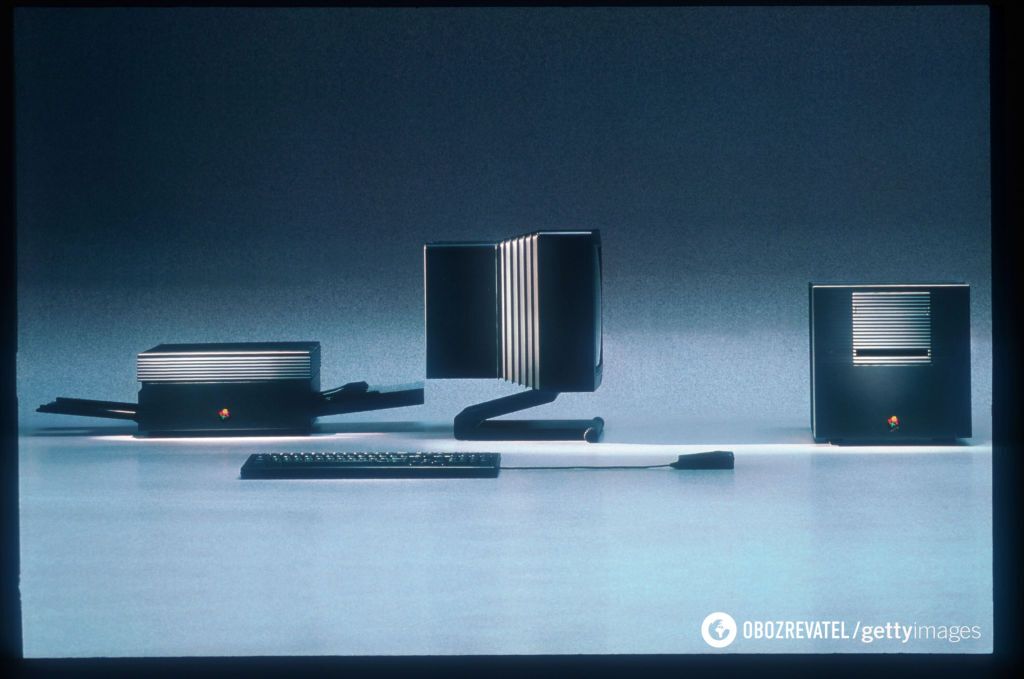 Apple начала выпускать NeXT в 1988 году.