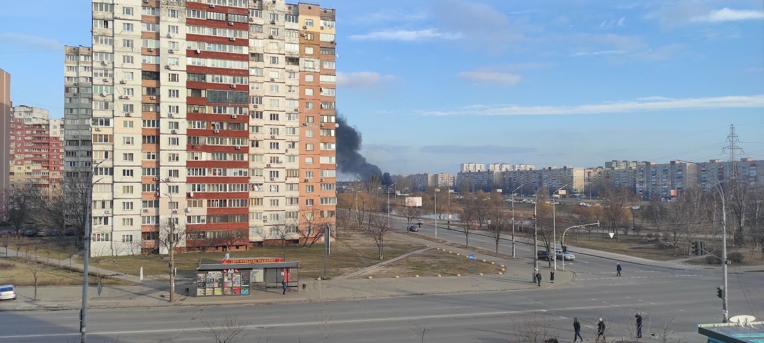 В Киеве были слышны автоматные очереди и взрывы, ВСУ отбили атаку на воинскую часть: что происходит в столице. Фото и видео (обновляется)