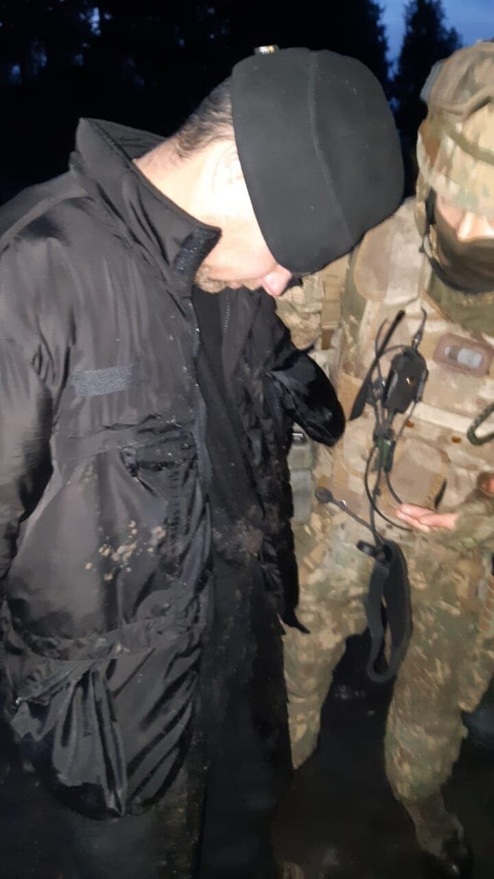На Харківщині взяли в полон розвідгрупу росіян, які намагалися потрапити у військову частину. Фото
