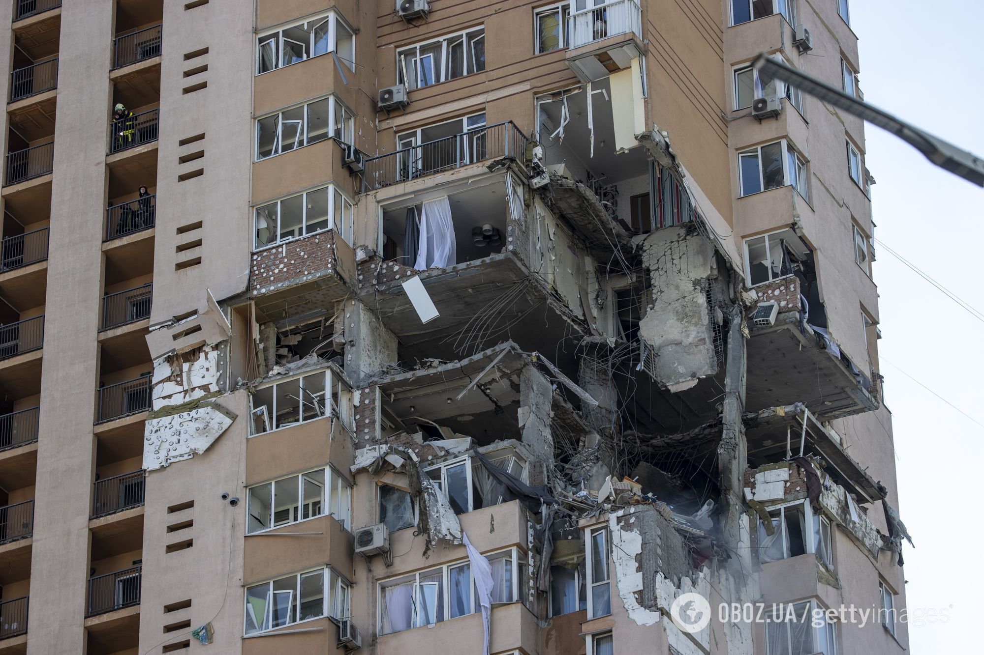 В результате попадания ракеты в жилой дом на Лобановского пострадали шестеро людей
