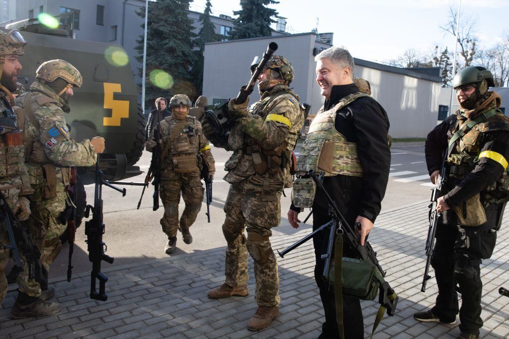 Порошенко побывал на блокпосту возле Коцюбинского под Киевом