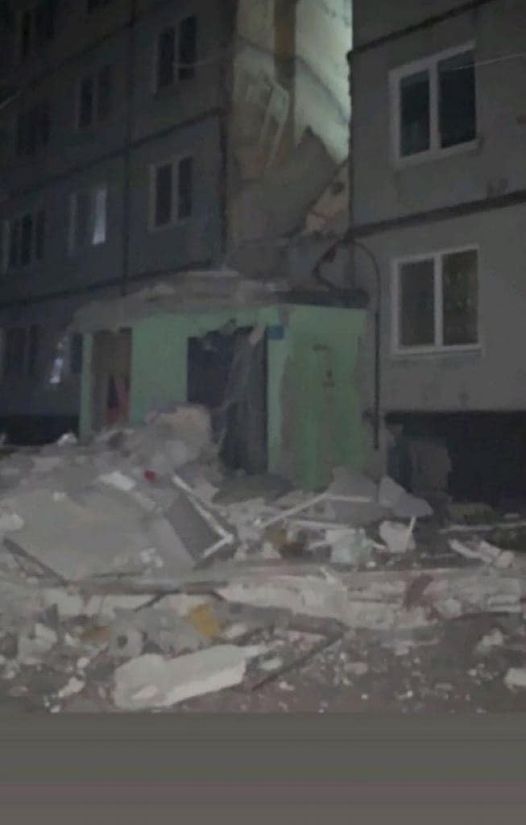 Наслідки обстрілу будинку в Харкові