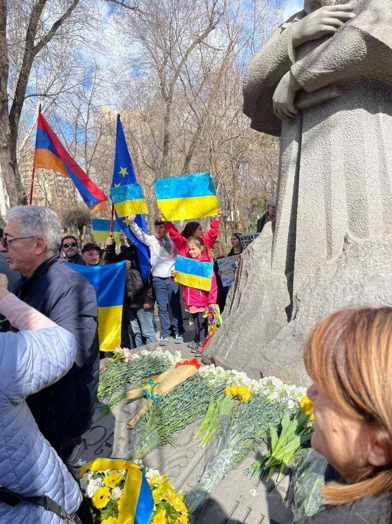 Акція проти війни в Україні в Єревані