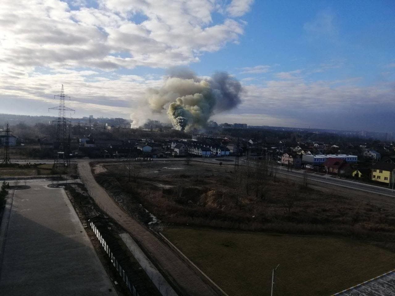 Був підірваний міст між Ірпенем та Бучею.