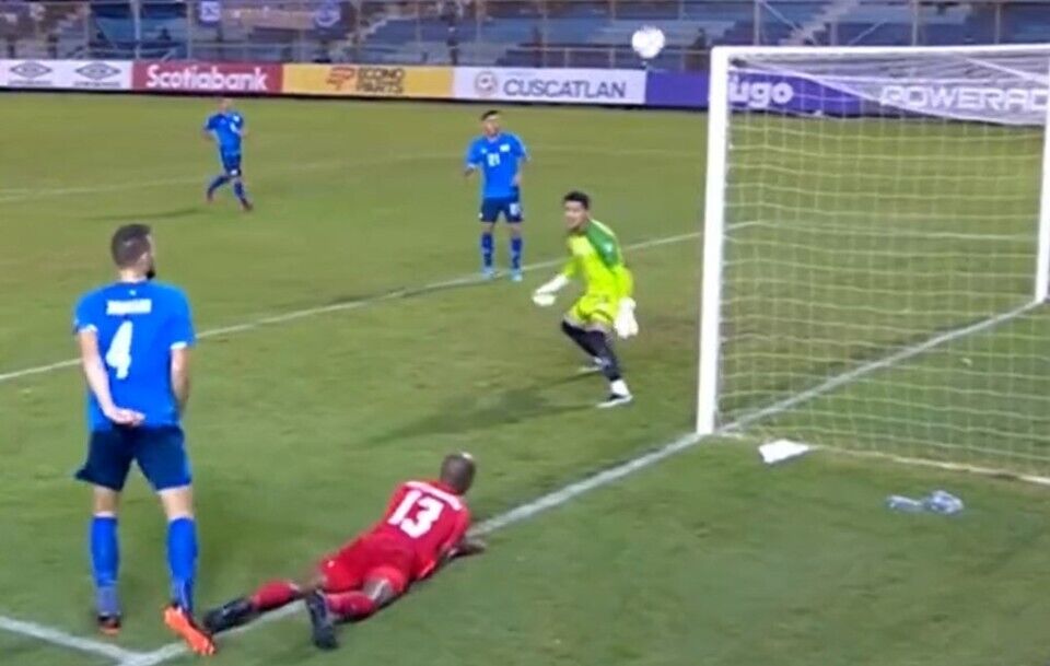 Голкипер Кевина Карабантес был дезориентирован