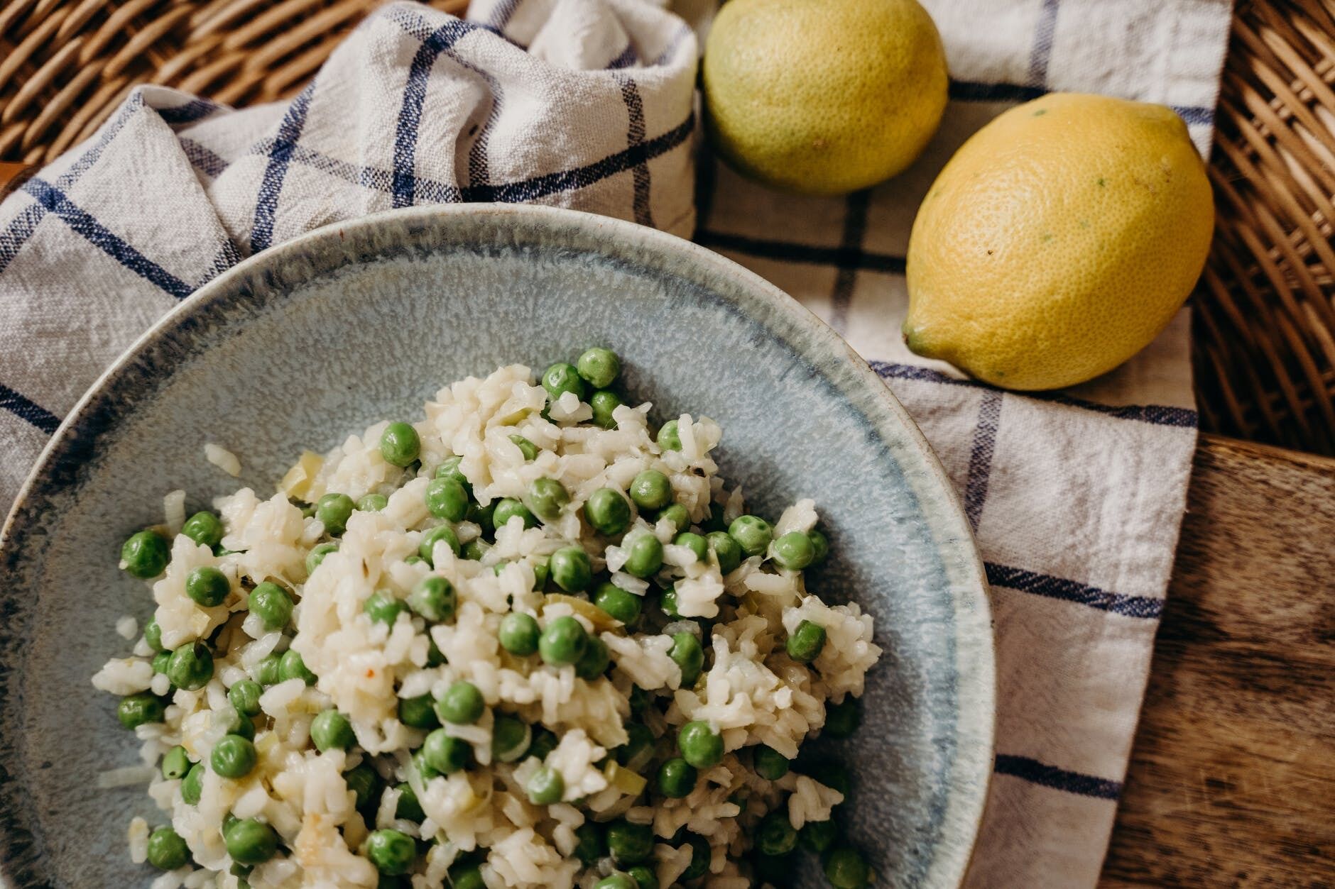 Кус-кус удачно сочетается с овощами и соевым соусом