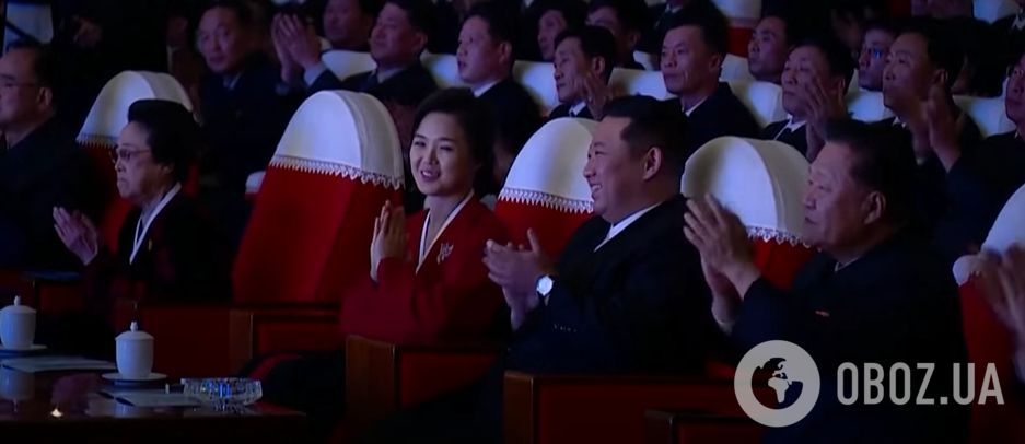 Чен Ын с женой посетил концерт.