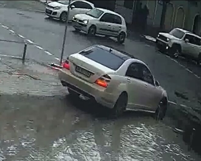 Водій порушив два правила дорожнього руху.