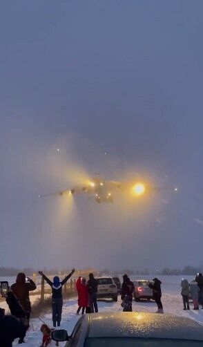В Киевской области приземлился самолет с вооружением для ВСУ от Дании.