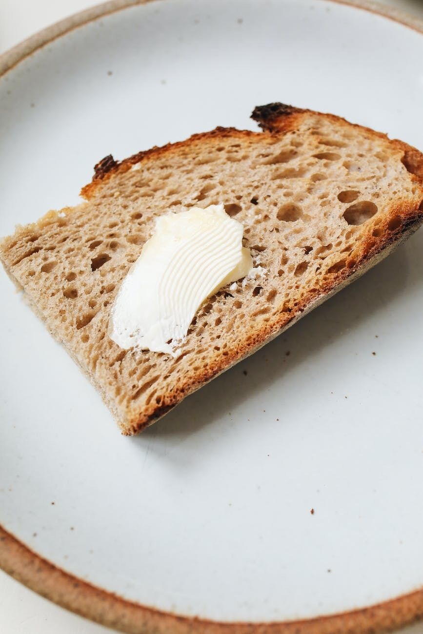 Хлеб со сливочным маслом