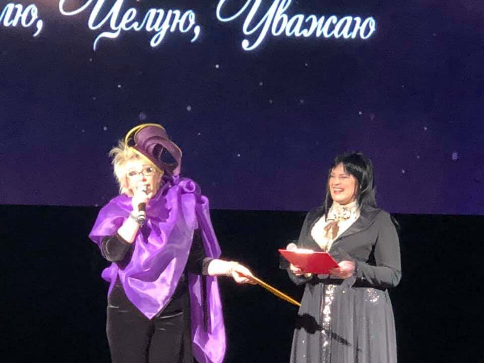 Подруга Писанки призвала украинцев молиться за артистку