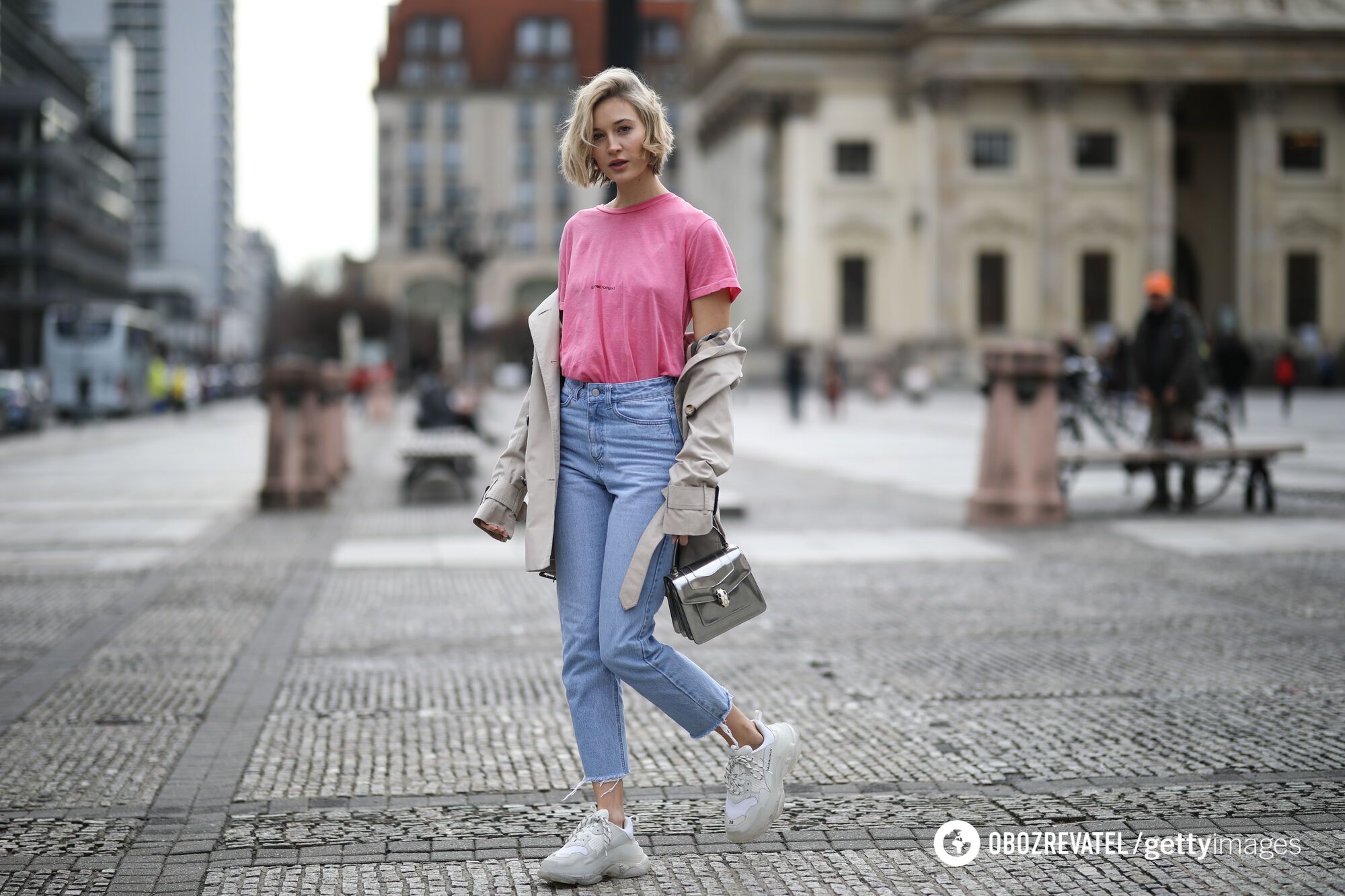 Слишком тонкая ткань – хлопок или трикотаж способна испортить любую фигуру