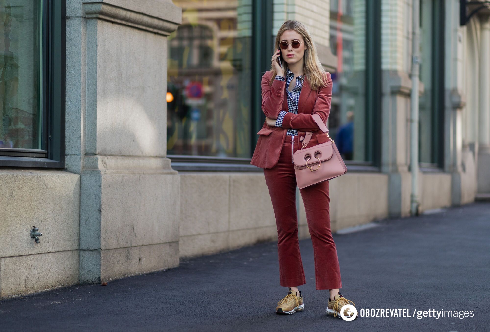 Облегающие и слишком подчеркивающие фигуру фасоны трудно комбинировать в повседневной жизни