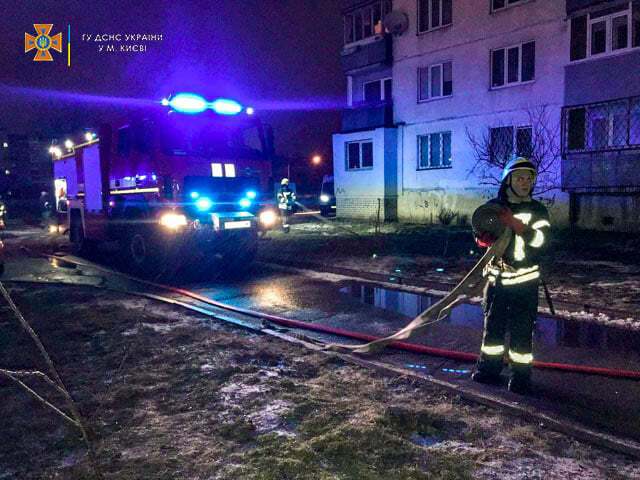 Пожар произошел в квартире на седьмом этаже.