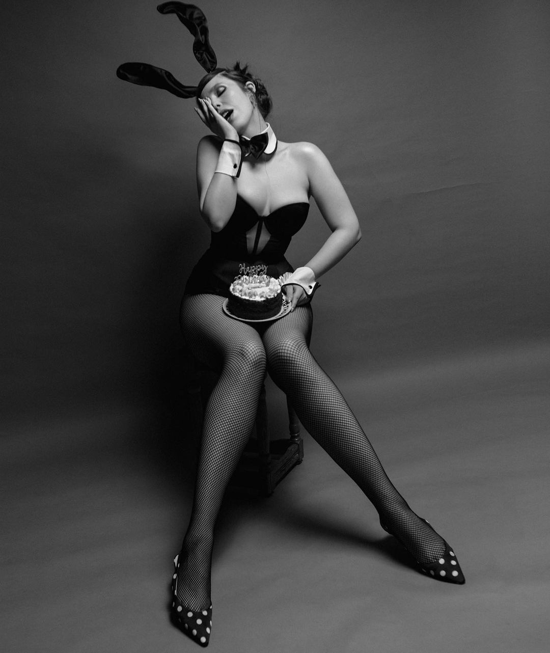 В стиле Playboy. Плакидюк устроила сексуальную фотосессию в честь своего 33-летия