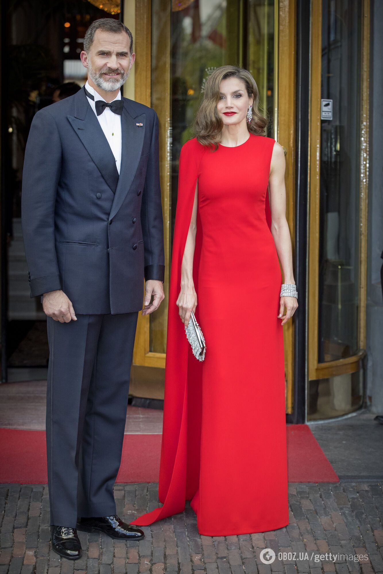 Королева Іспанії Летиція у червоній сукні