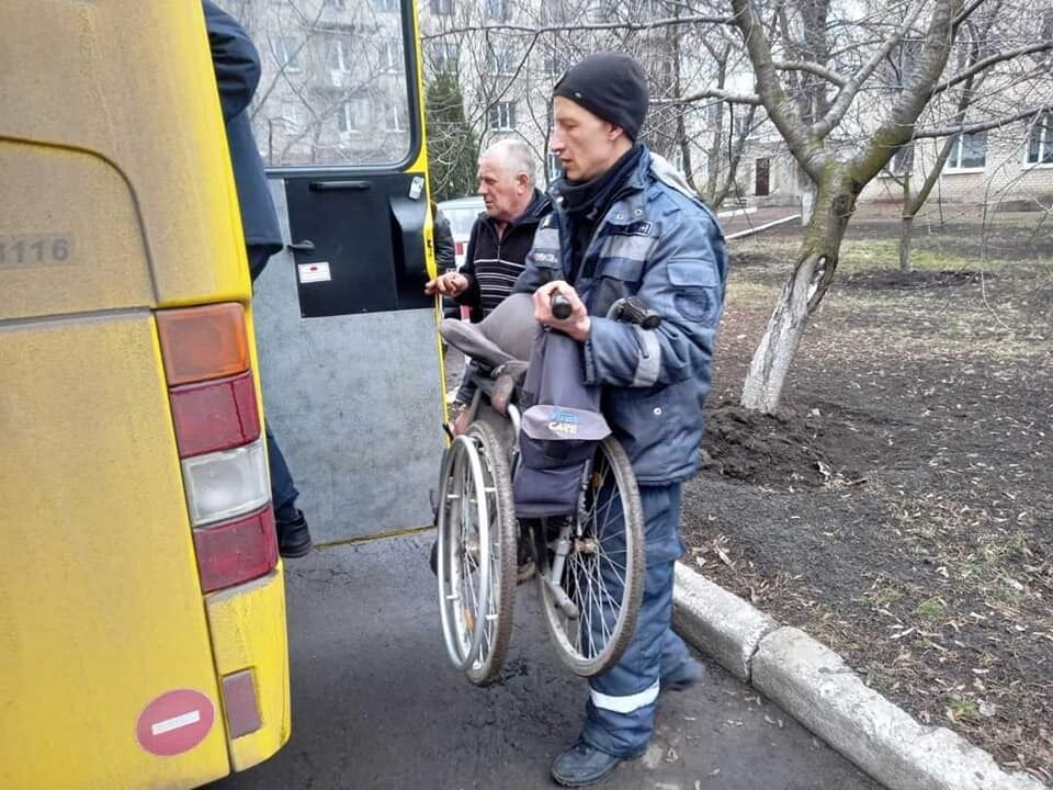 Психологи ГСЧС оказывают помощь эвакуированным