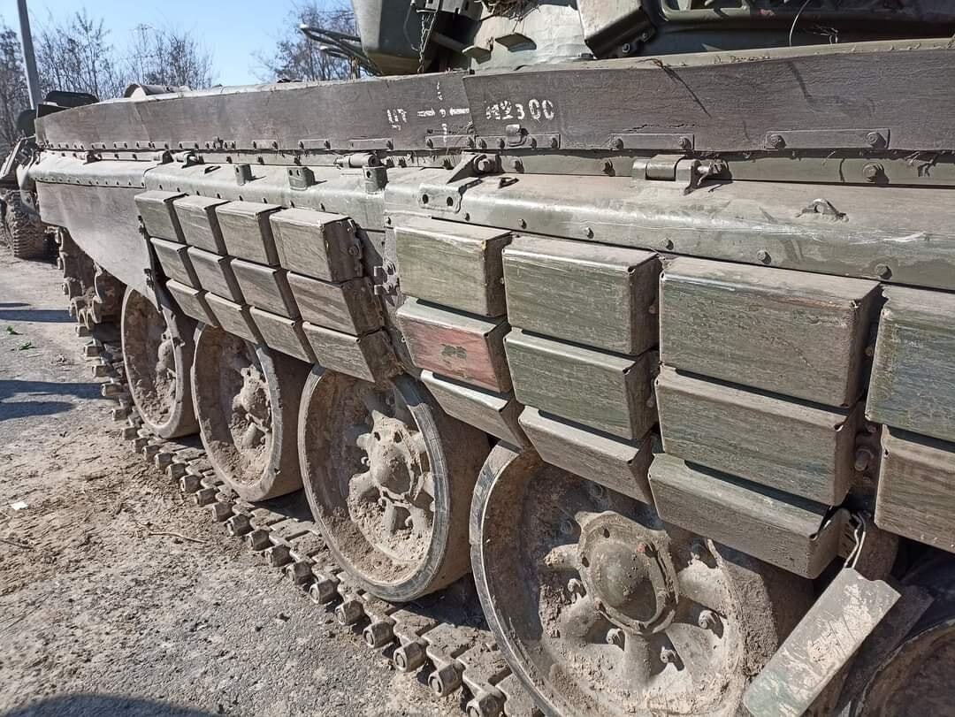 ЗСУ розбили ворога на Чернігівщині та захопили 10 танків і зенітно-ракетний комплекс. Відео