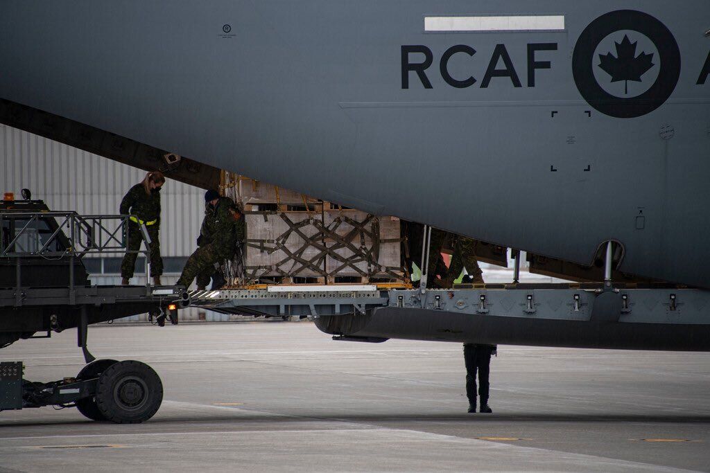 Канада передаст Украине оружие и специальное военное оборудование на $50 млн