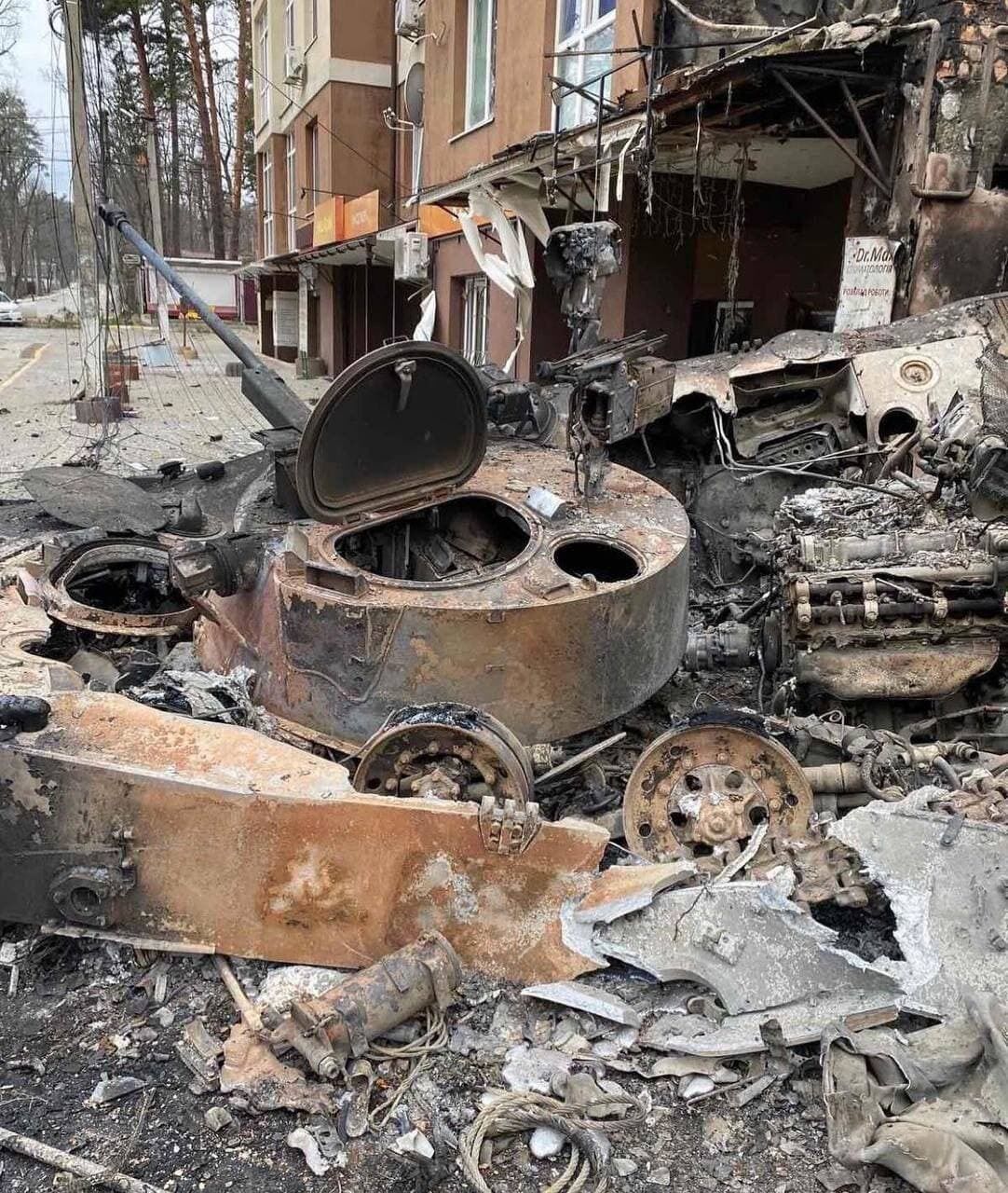 В сети показали, как выглядит Ирпень после обстрелов и боев с оккупантами. Фото