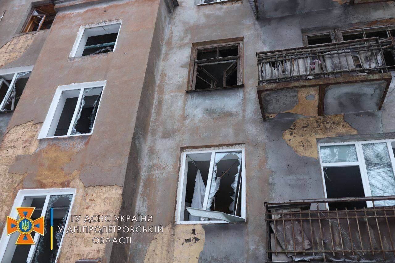 В жилом доме взрывной волной выбило окна