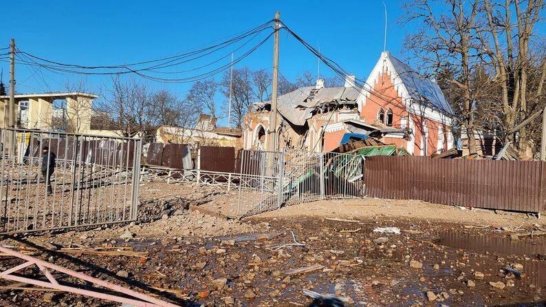 Окупанти обстріляляли в Чернігові будинок Музею українських старожитностей Василя Тарновського.