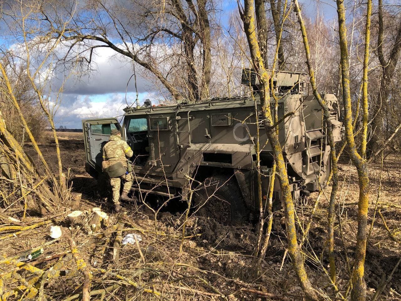 Відбирали у пенсіонерів їжу та гроші: у мережі розповіли про злочини окупантів на Чернігівщині