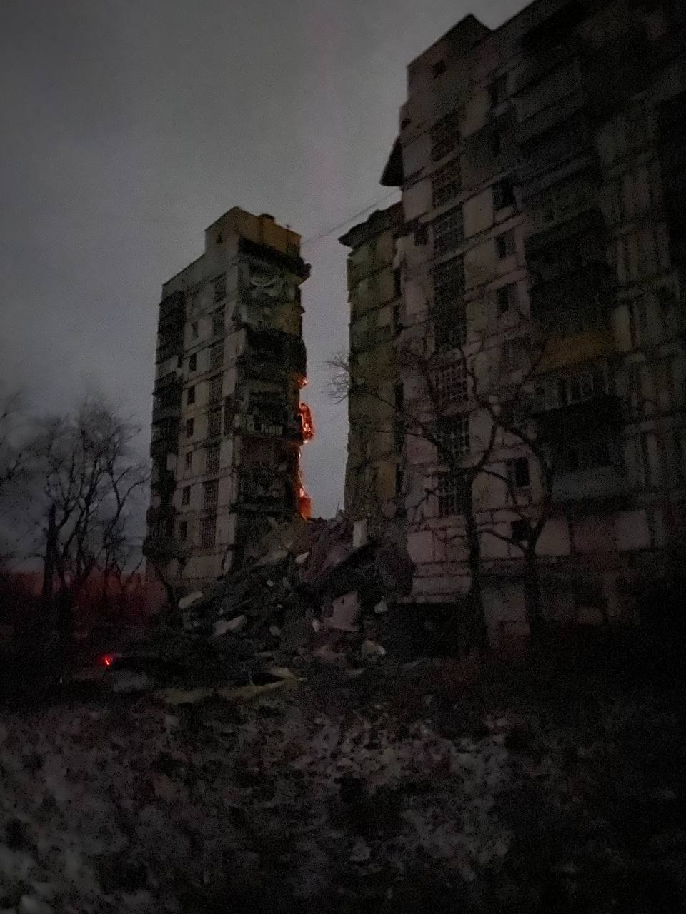 Вже тиждень полк ''Азов'', який героїчно боронить місто