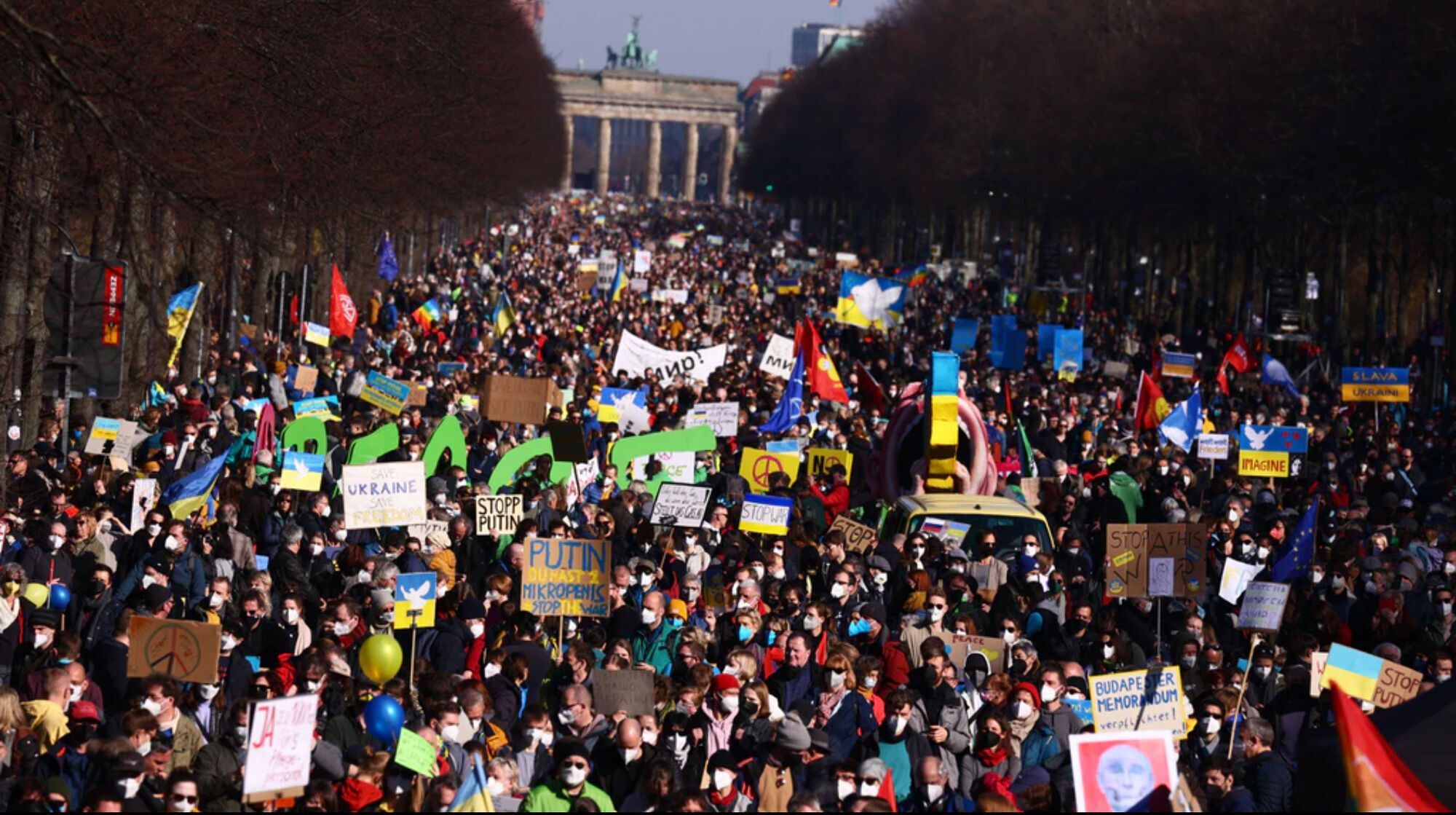 Мітинг проти війни в Україні.