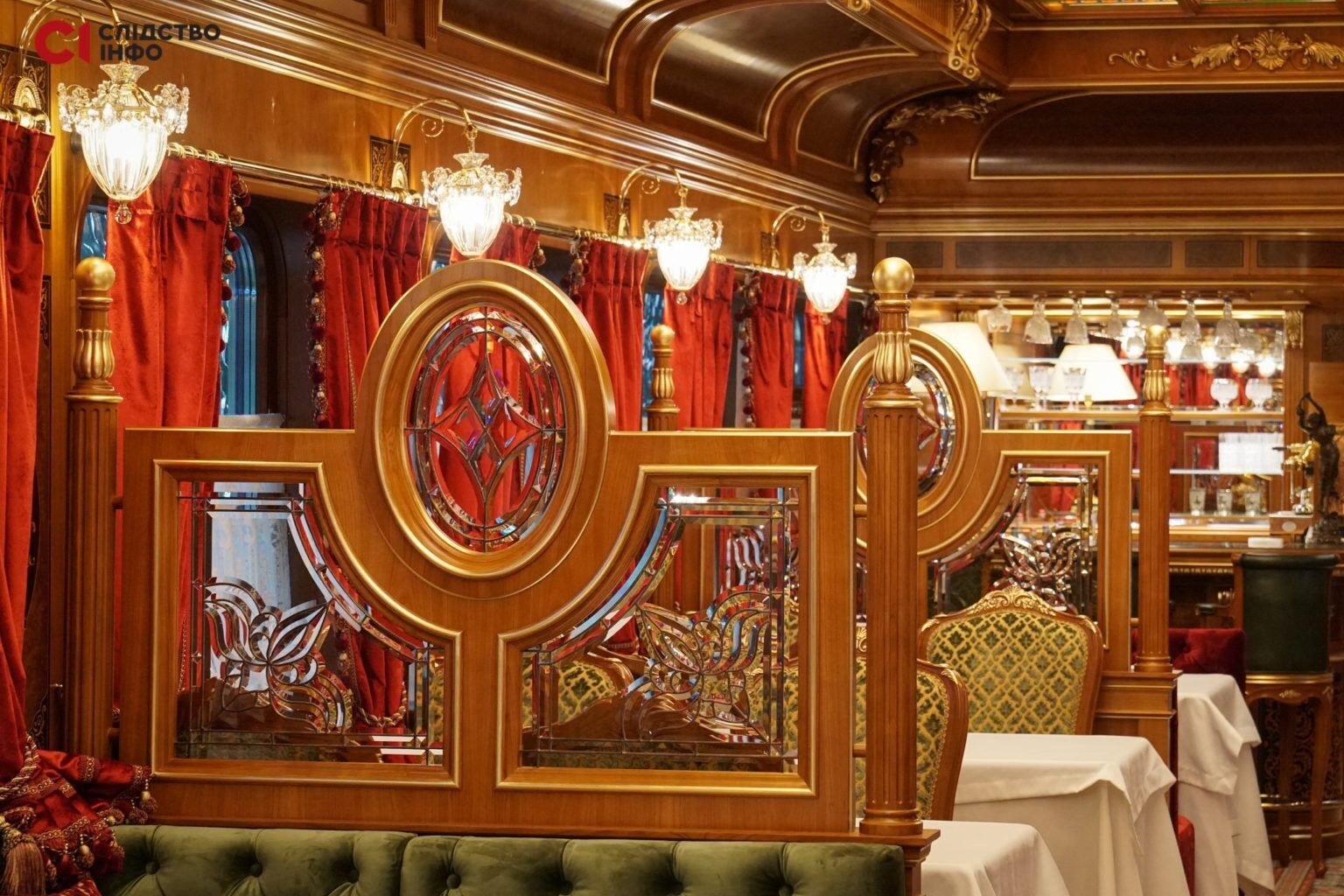 У палаці Медведчука знайшли "Золотий вагон-ресторан" зі склянками із гербом Росії. Фото