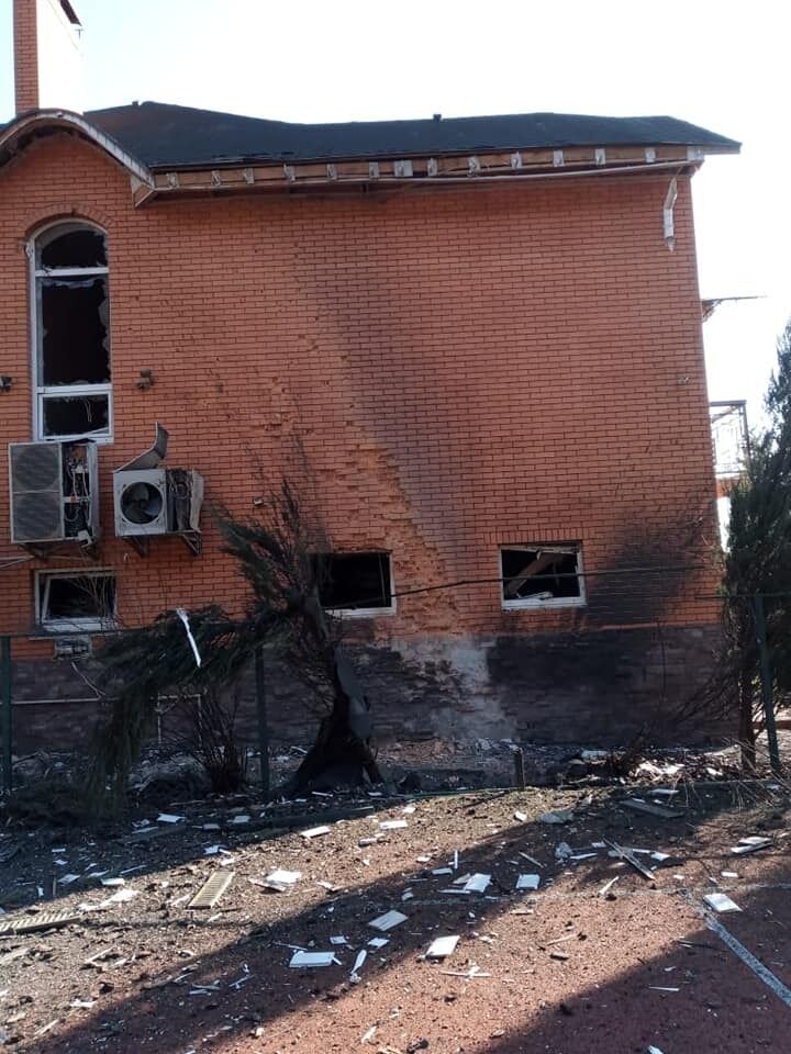 Окупанти вдарили по дому Ігоря Кондратюка у день його народження. Фото