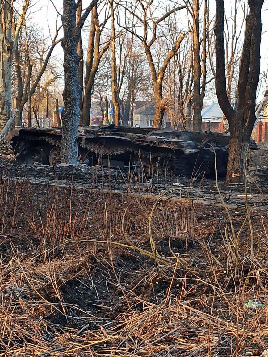 Розгромлений ворожий танк