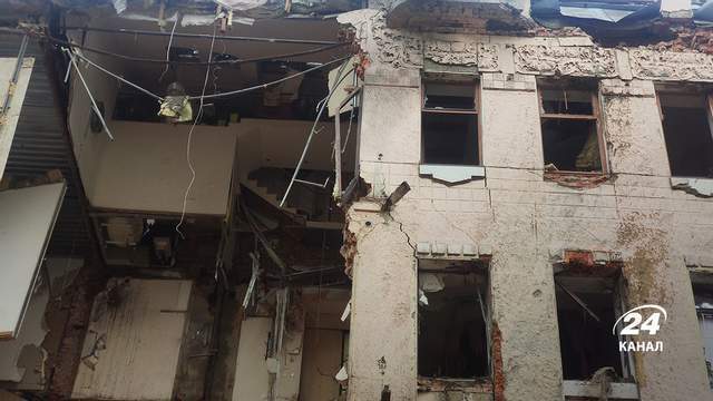 Вражеские ракеты разрушили дом в центре Харькова