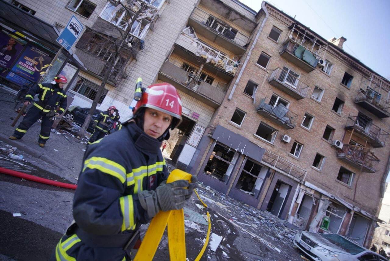 В Киеве силы ПВО сбили крылатую ракету оккупантов: есть погибший и пострадавшие