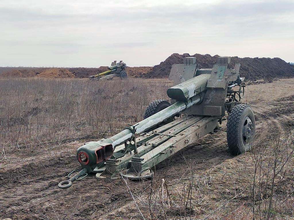 Украинские защитники забрали у врага артиллерию